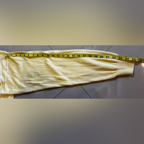 BELFORD Long Sleeve V-neck Ivory Tunic Sweater Knit Top Size L buttons  yellow - Picture 5 of 16